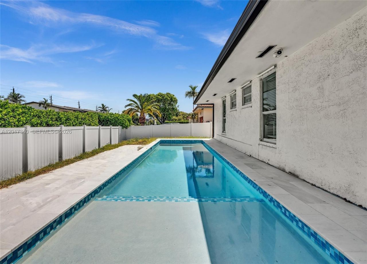 2001 NE 122nd Rd, North Miami, FL 33181 Photo