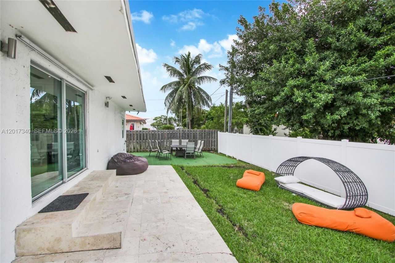 2001 NE 122nd Rd, North Miami, FL 33181 Photo