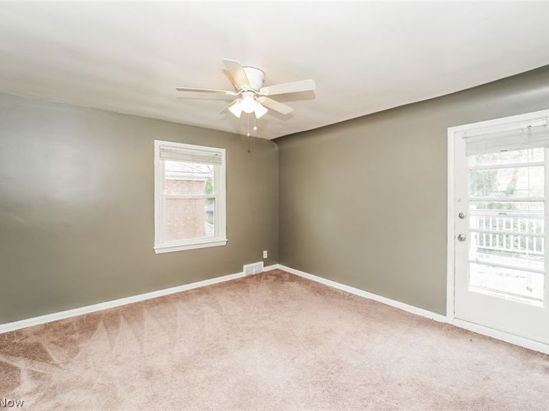 2371 Loyola Road, University Heights, OH 44118 Photo 10