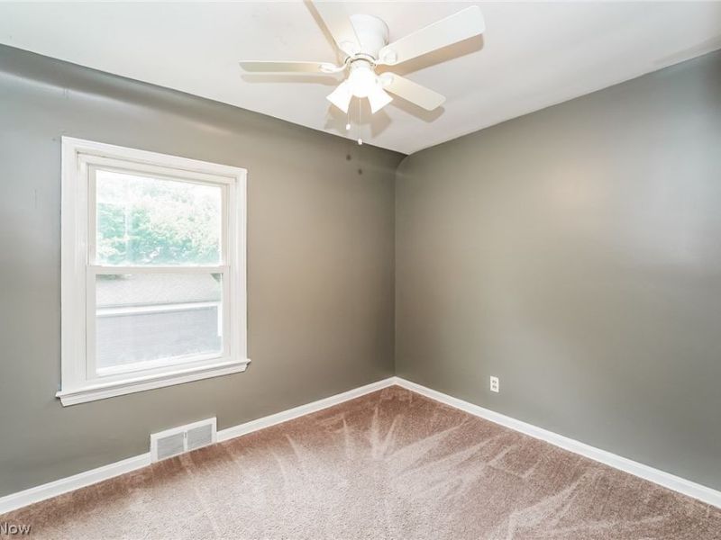 2371 Loyola Road, University Heights, OH 44118 Photo 11