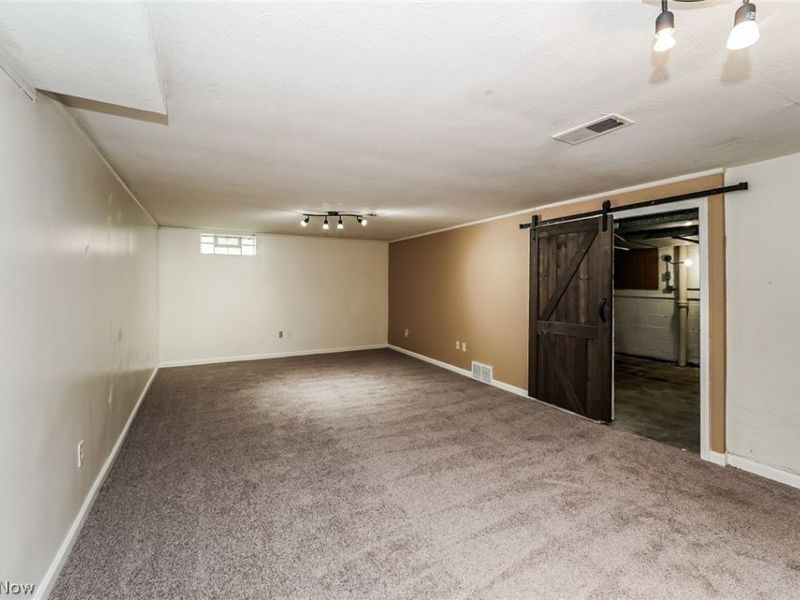 2371 Loyola Road, University Heights, OH 44118 Photo 18