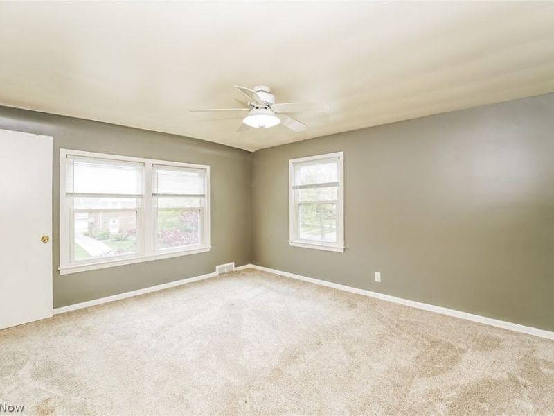 2371 Loyola Road, University Heights, OH 44118 Photo 7