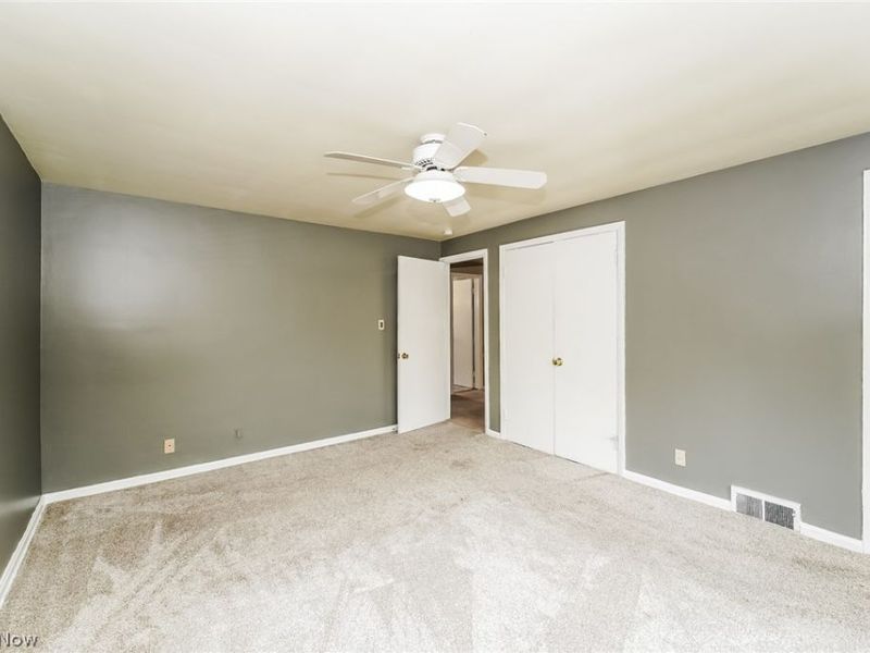 2371 Loyola Road, University Heights, OH 44118 Photo 8