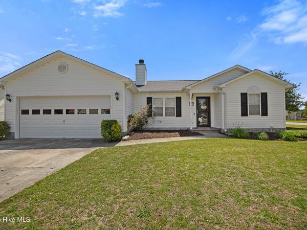 200 Essex Court, Richlands, NC 28574