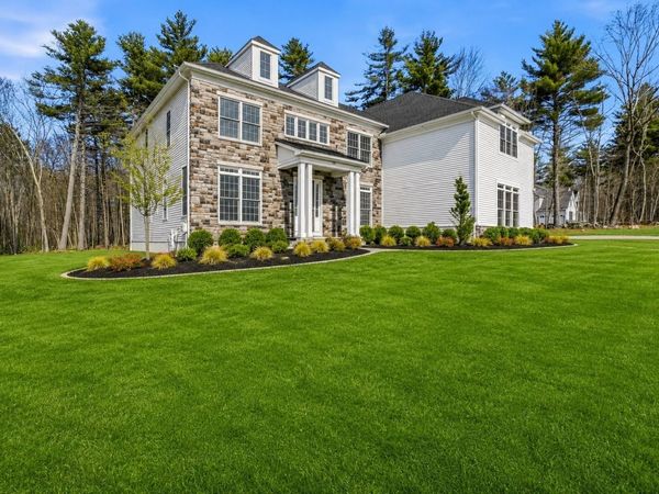 60 Chamberlain Street, Hopkinton, MA 01748