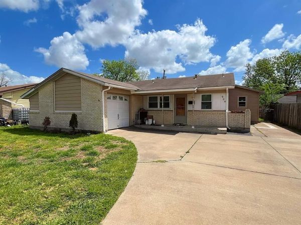 904 Miranda Drive , Mesquite, TX 75149