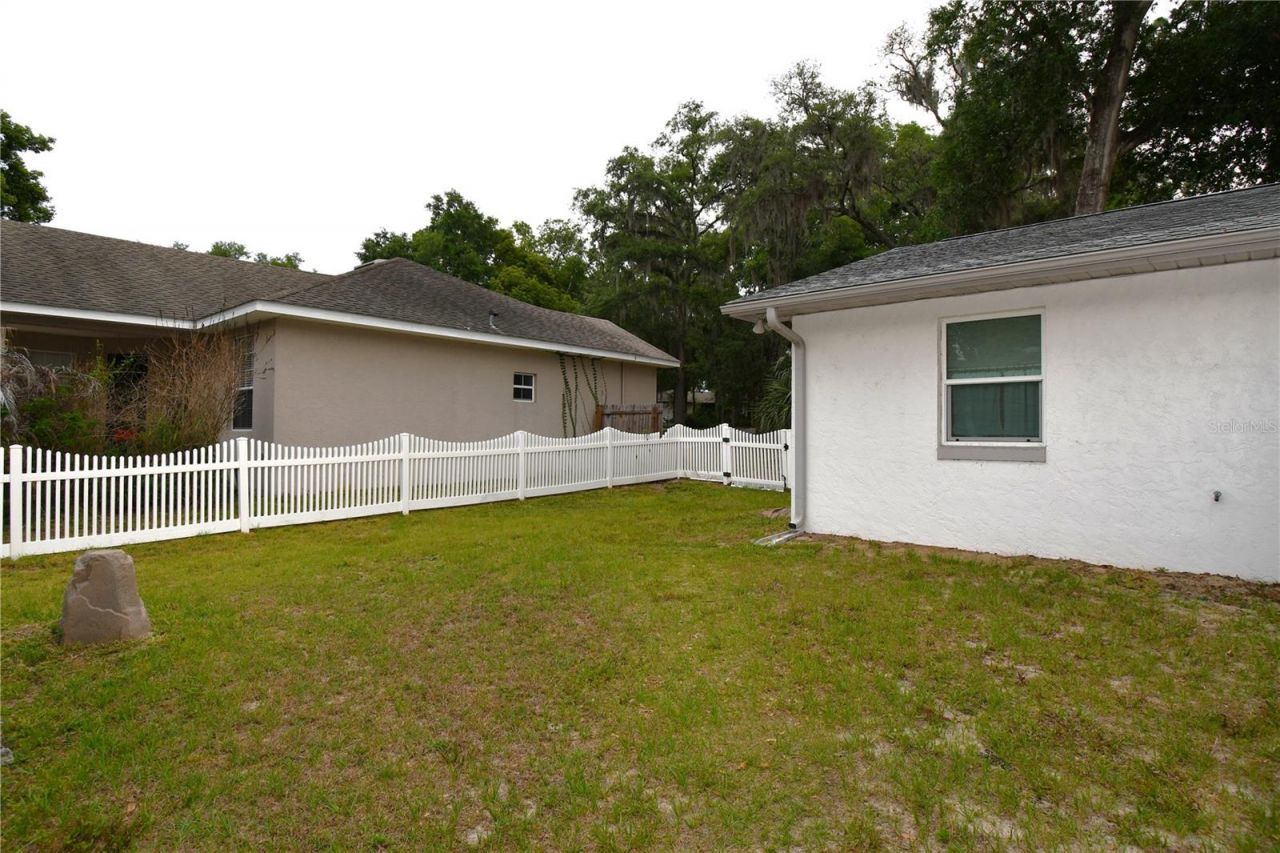 2898 Alameda Del Norte , Eustis, FL 32726 Photo
