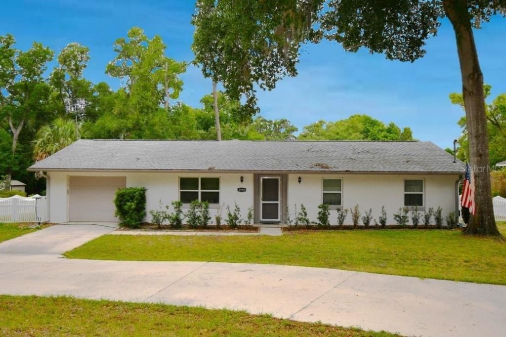 2898 Alameda Del Norte , Eustis, FL 32726 Photo