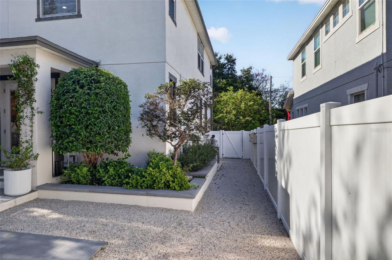 652 10th Avenue S, Saint Petersburg, FL 33701 Photo