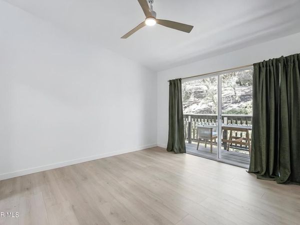 5473 Spanish Oak Lane, Unit G, Oak Park, CA 91377