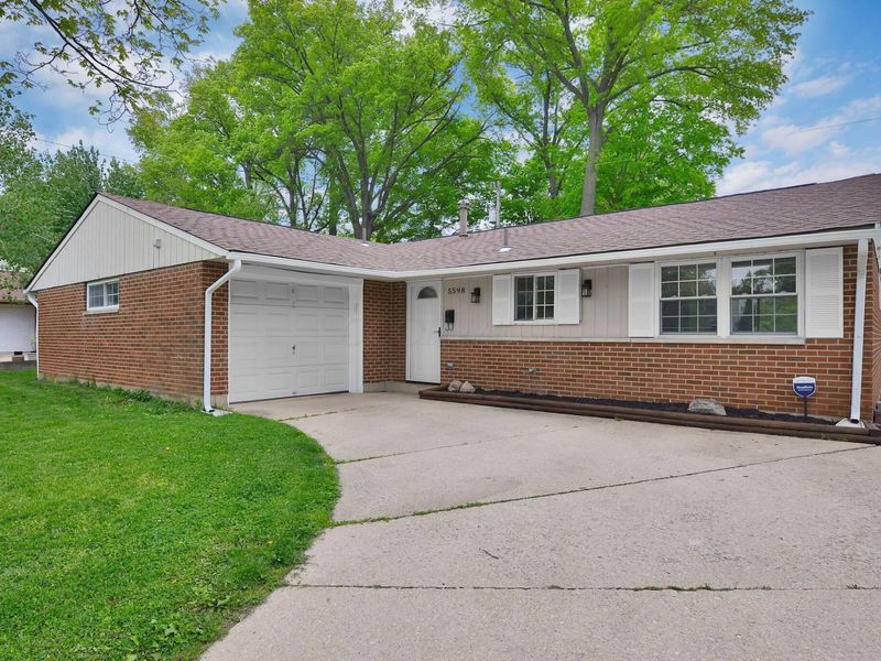 5598 Santiago Drive, Westerville, OH 43081 Photo 2