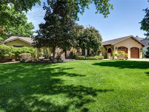 3908 W 140th Drive, Leawood, KS 66224