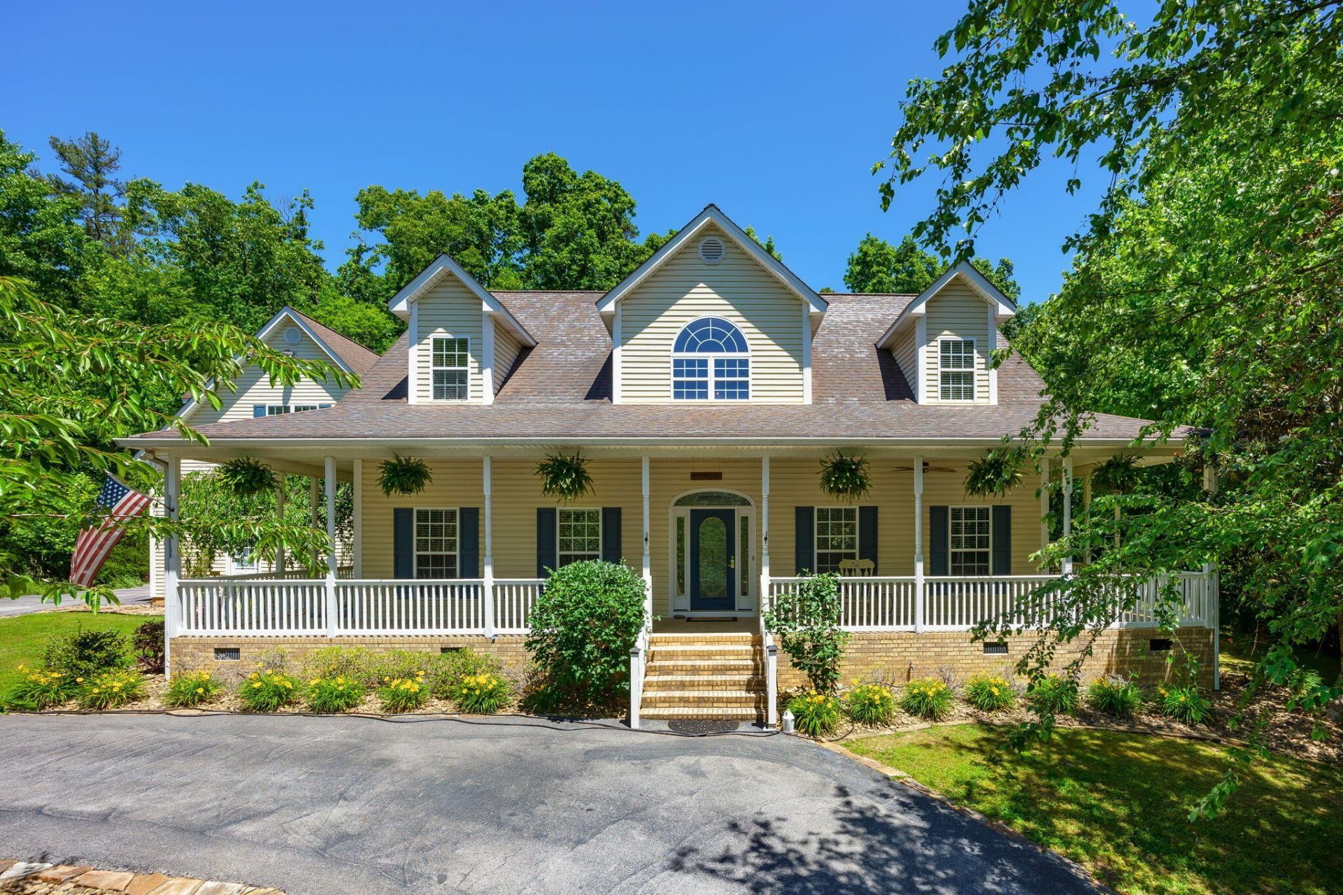 1822 Mountain Bay Drive , Hixson, TN 37343 Main Photo