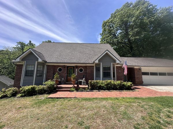 1822 Mountain Bay Drive , Hixson, TN 37343