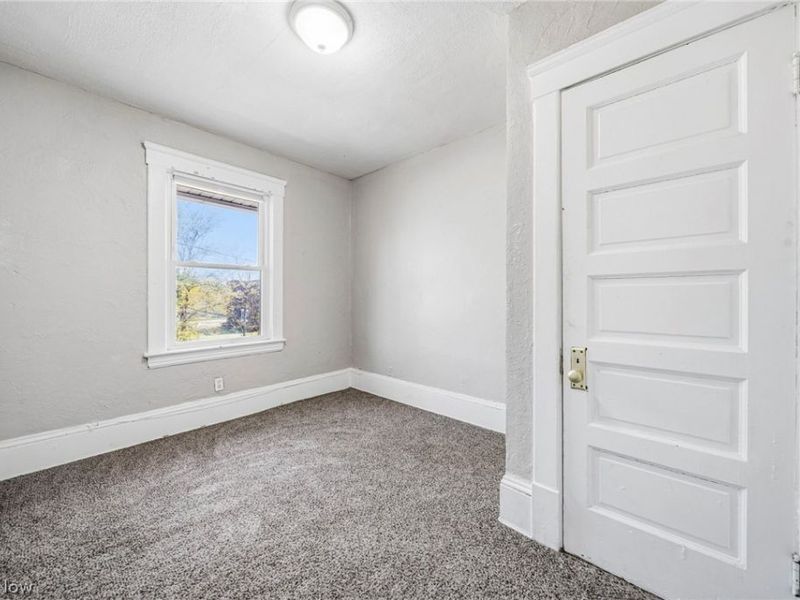 9008 Birchdale Avenue, Cleveland, OH 44106 Photo 12