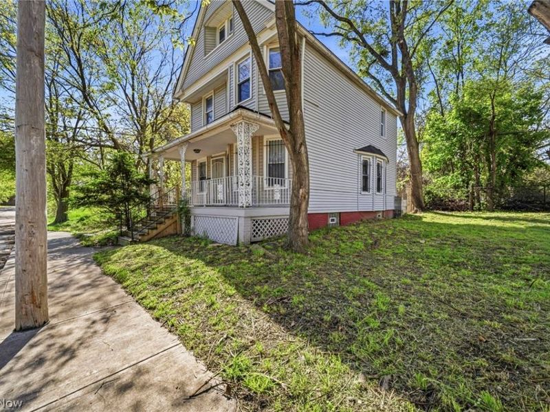 9008 Birchdale Avenue, Cleveland, OH 44106 Photo 2