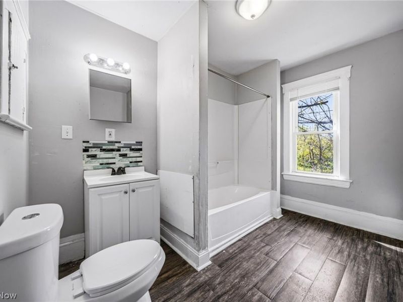 9008 Birchdale Avenue, Cleveland, OH 44106 Photo 20