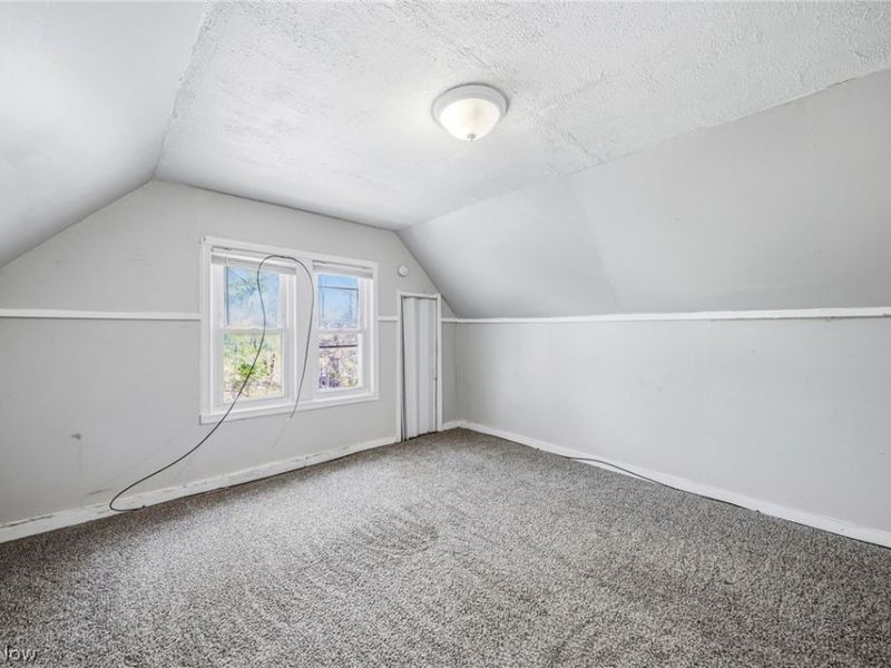 9008 Birchdale Avenue, Cleveland, OH 44106 Photo 21