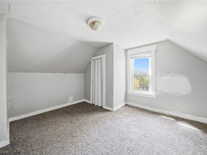 9008 Birchdale Avenue, Cleveland, OH 44106 Photo 23