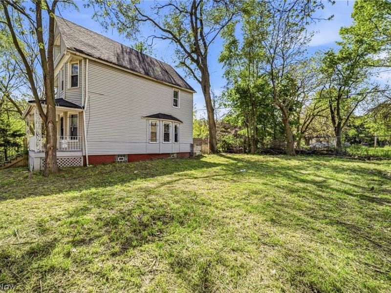 9008 Birchdale Avenue, Cleveland, OH 44106 Photo 26