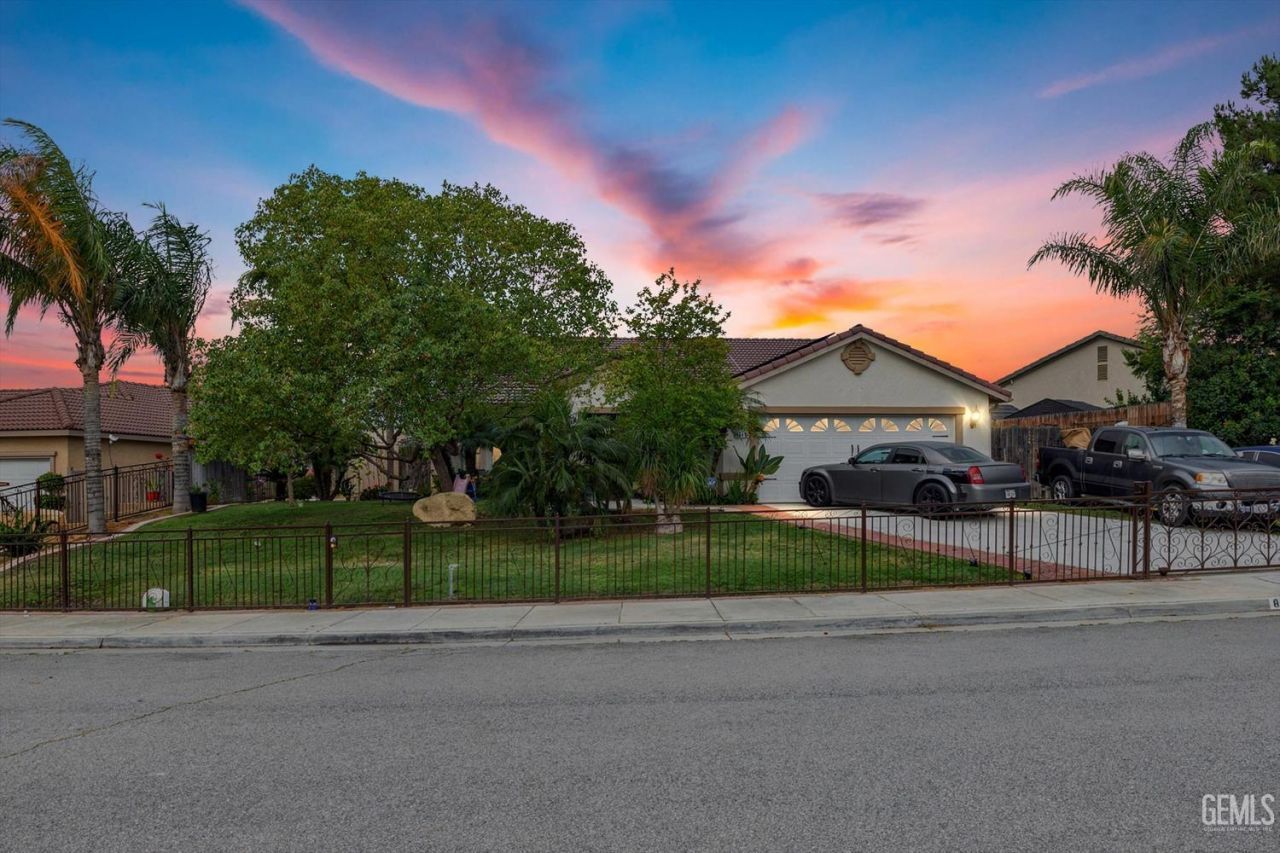 8441 Andromeda Lane, Bakersfield, CA 93306 Main Photo