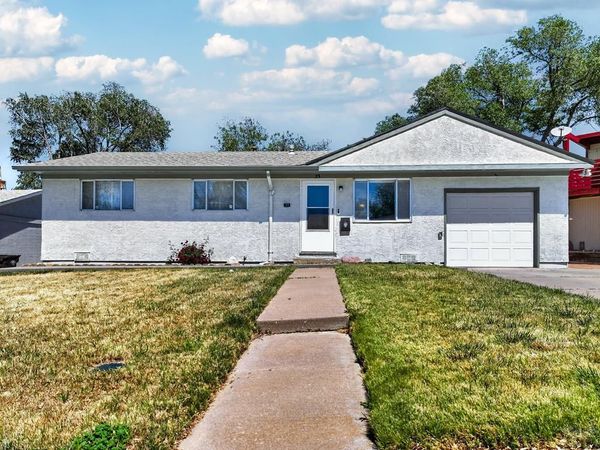 35 MacArthur Rd, Pueblo, CO 81001