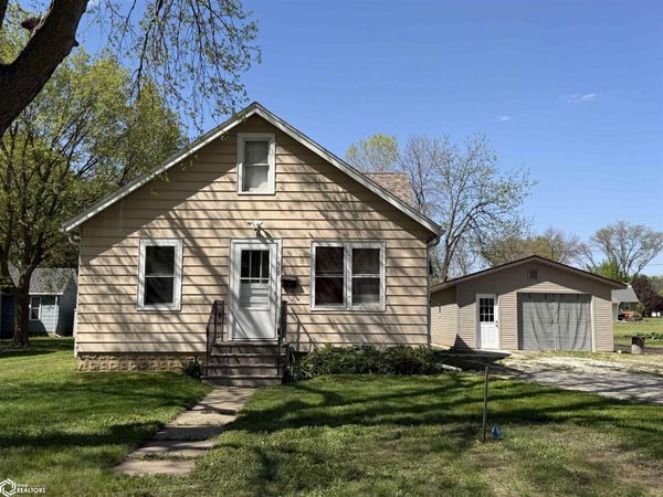 909 4th Avenue North, Humboldt, IA 50548
