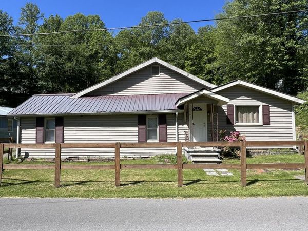 123 Cawood Lane, Middlesboro, KY 40965