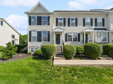 7274 Colonial Affair Drive, Unit 11, New Albany, OH 43054