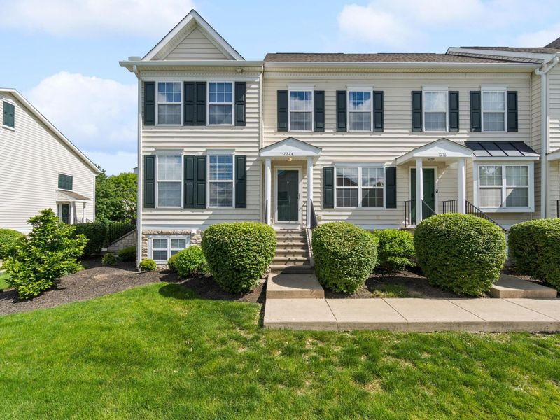 7274 Colonial Affair Drive, Unit 11, New Albany, OH 43054 Photo 1
