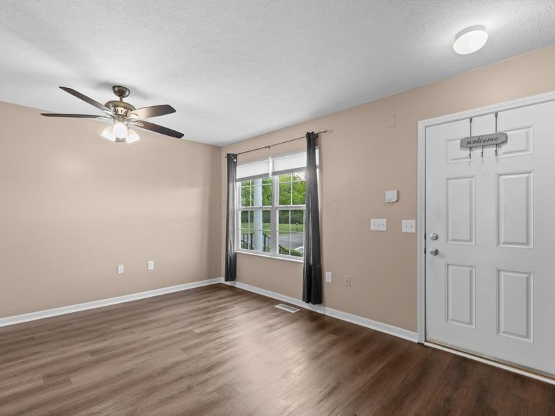 7274 Colonial Affair Drive, Unit 11, New Albany, OH 43054 Photo 13