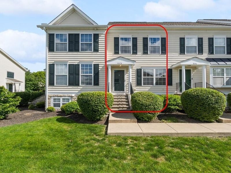 7274 Colonial Affair Drive, Unit 11, New Albany, OH 43054 Photo 2