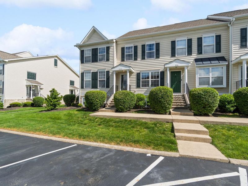 7274 Colonial Affair Drive, Unit 11, New Albany, OH 43054 Photo 3