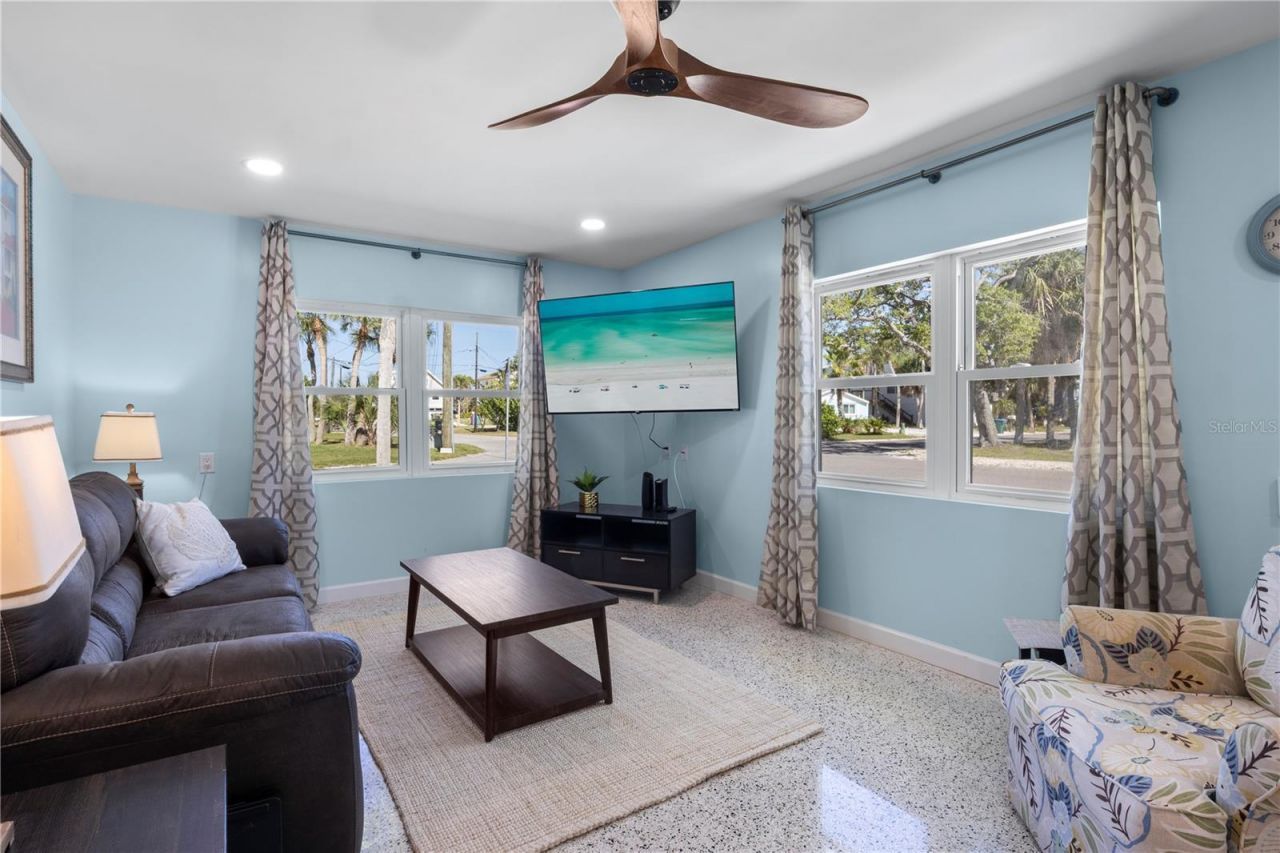 204 29th Street , Holmes Beach, FL 34217 Photo