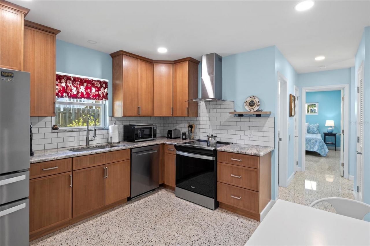 204 29th Street , Holmes Beach, FL 34217 Photo