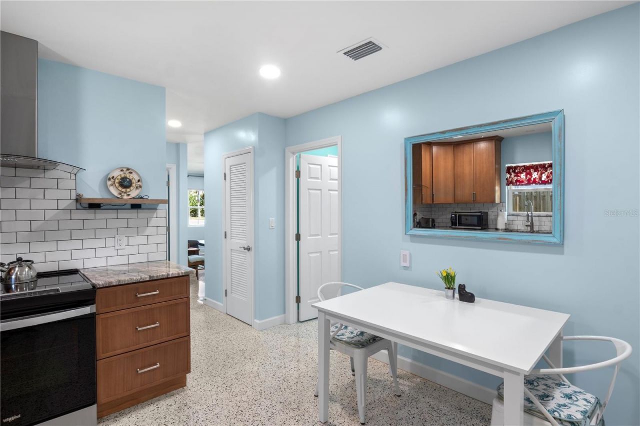 204 29th Street , Holmes Beach, FL 34217 Photo