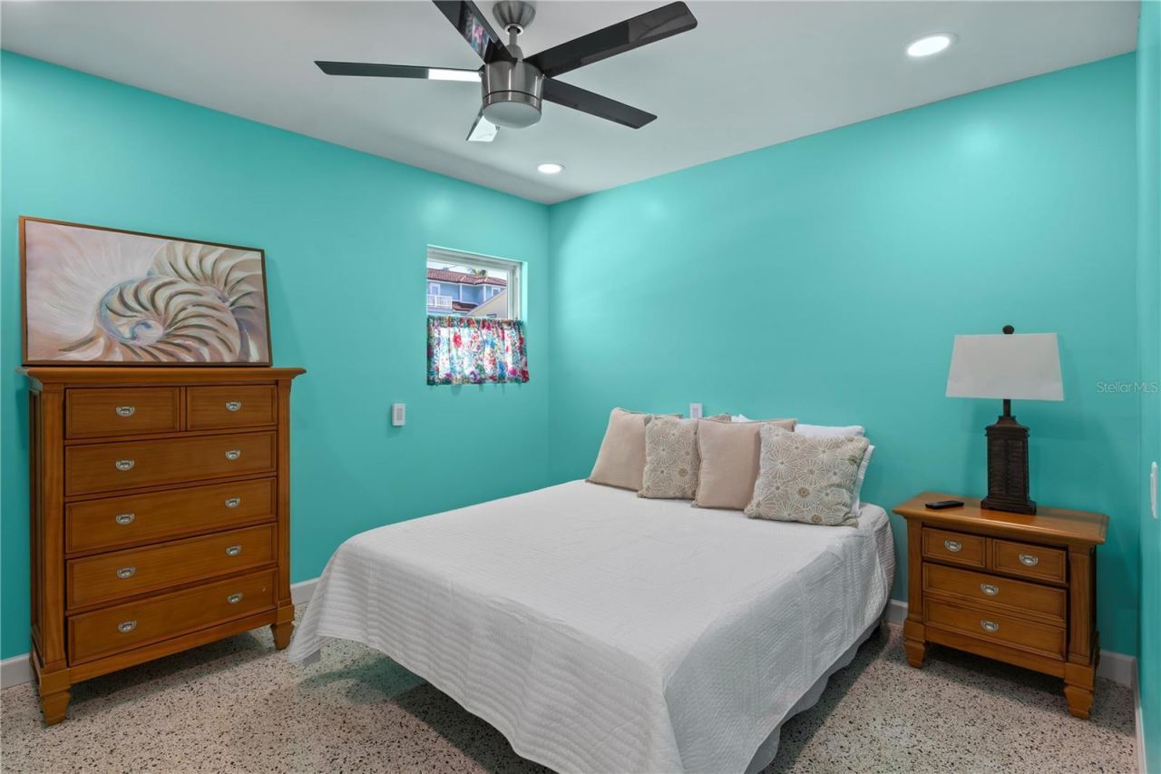 204 29th Street , Holmes Beach, FL 34217 Photo
