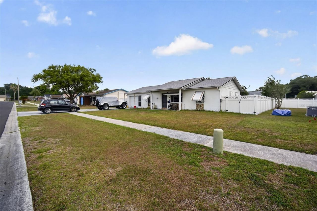 7322 Landover Drive, Zephyrhills, FL 33540 Photo