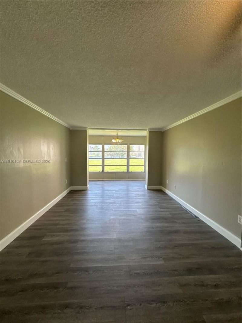 8060 N Sunrise Lakes Dr, Unit 105, Sunrise, FL 33322 Photo