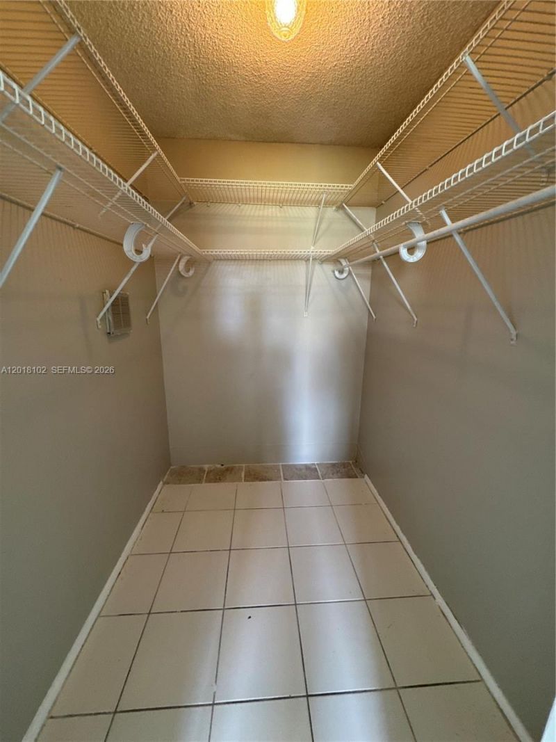 8060 N Sunrise Lakes Dr, Unit 105, Sunrise, FL 33322 Photo