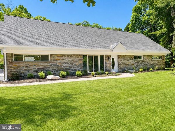 425 WOODHILL ROAD , WAYNE, PA 19087
