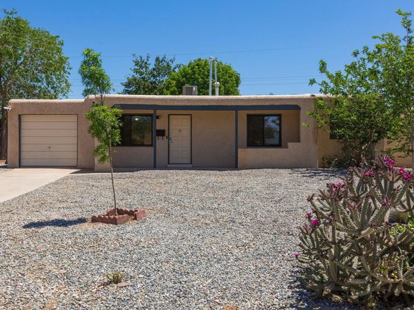 808 La Veta Drive NE, Albuquerque, NM 87108
