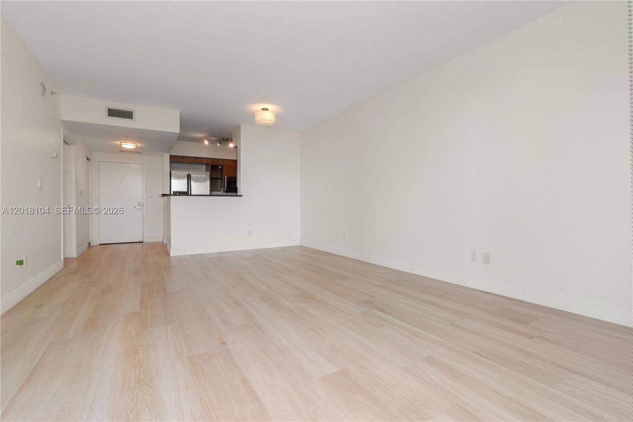 325 S Biscayne, Unit 1718, Miami, FL 33131 Photo