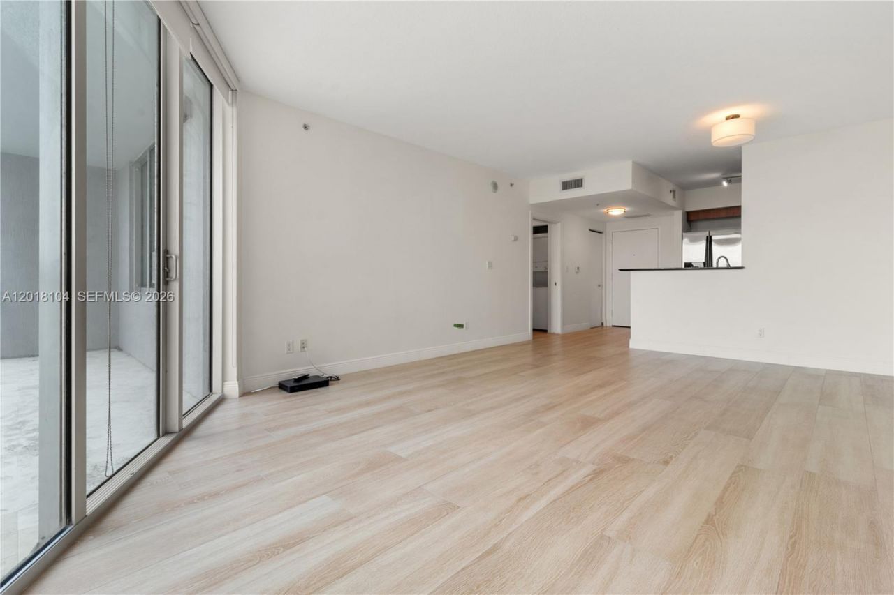 325 S Biscayne, Unit 1718, Miami, FL 33131 Photo