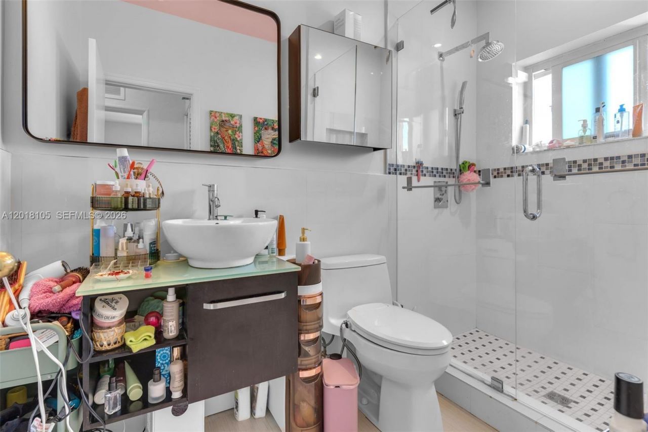 3151 NW Flagler Ter , Miami, FL 33125 Photo