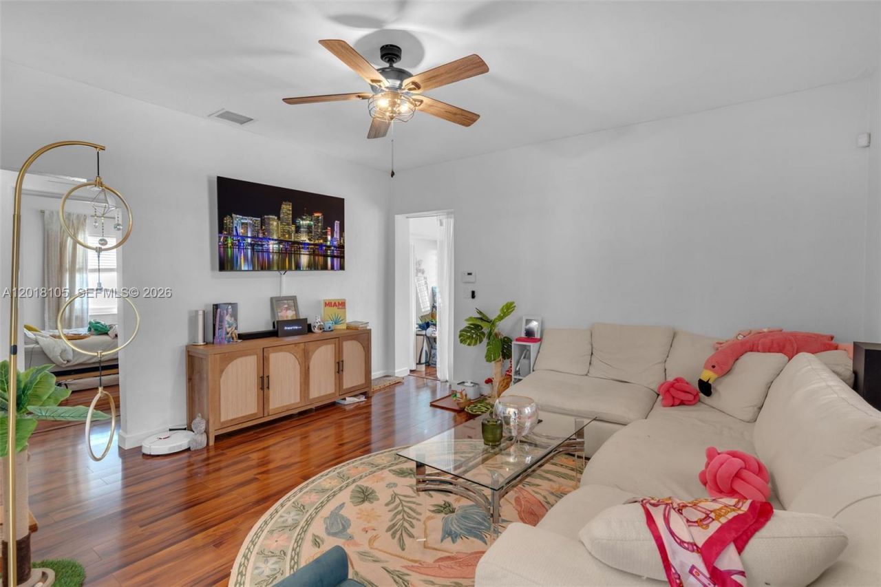 3151 NW Flagler Ter , Miami, FL 33125 Photo