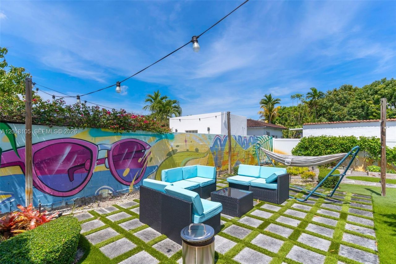 3151 NW Flagler Ter , Miami, FL 33125 Photo