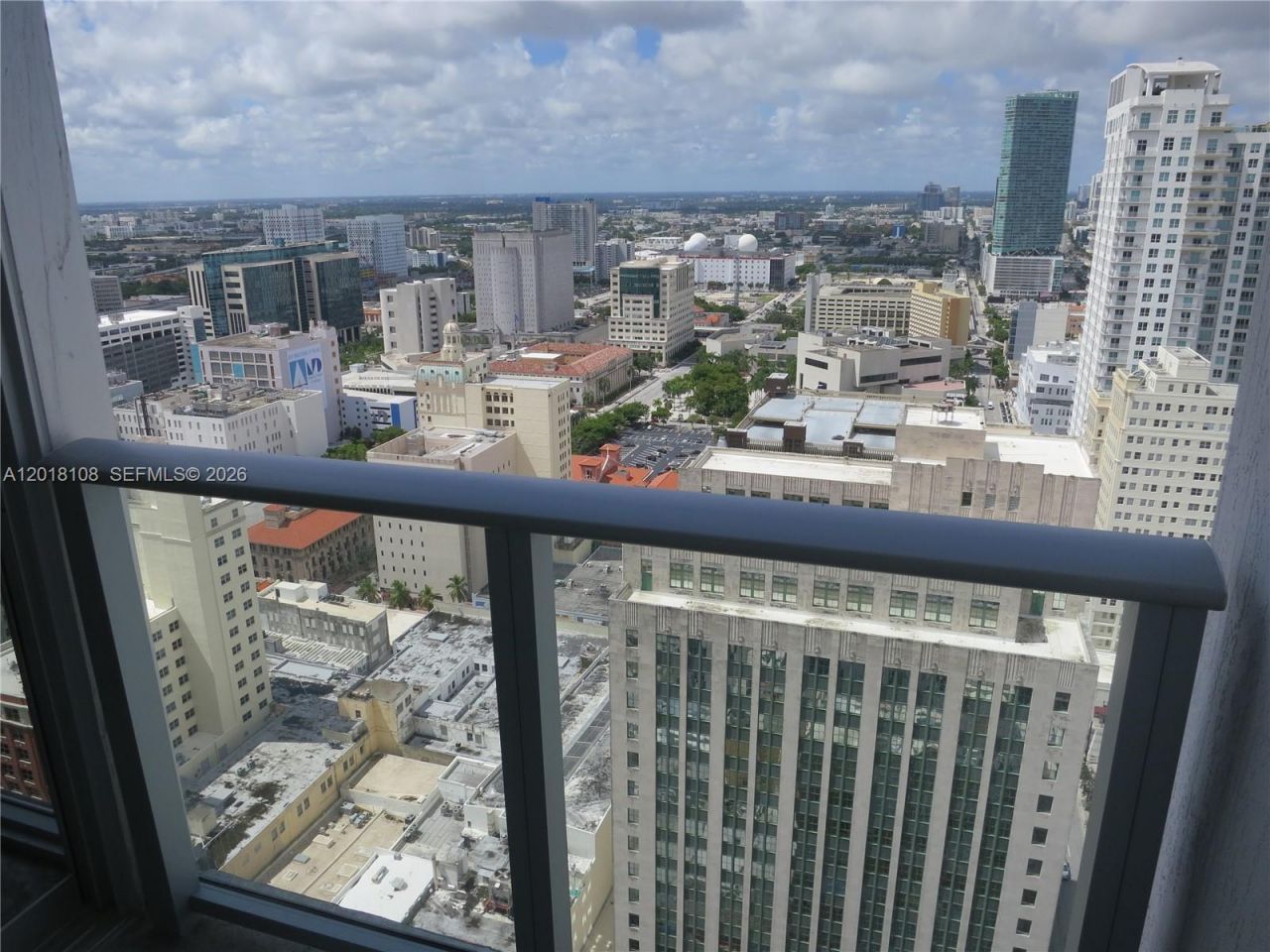 151 SE 1 St, Unit 3204, Miami, FL 33131 Photo