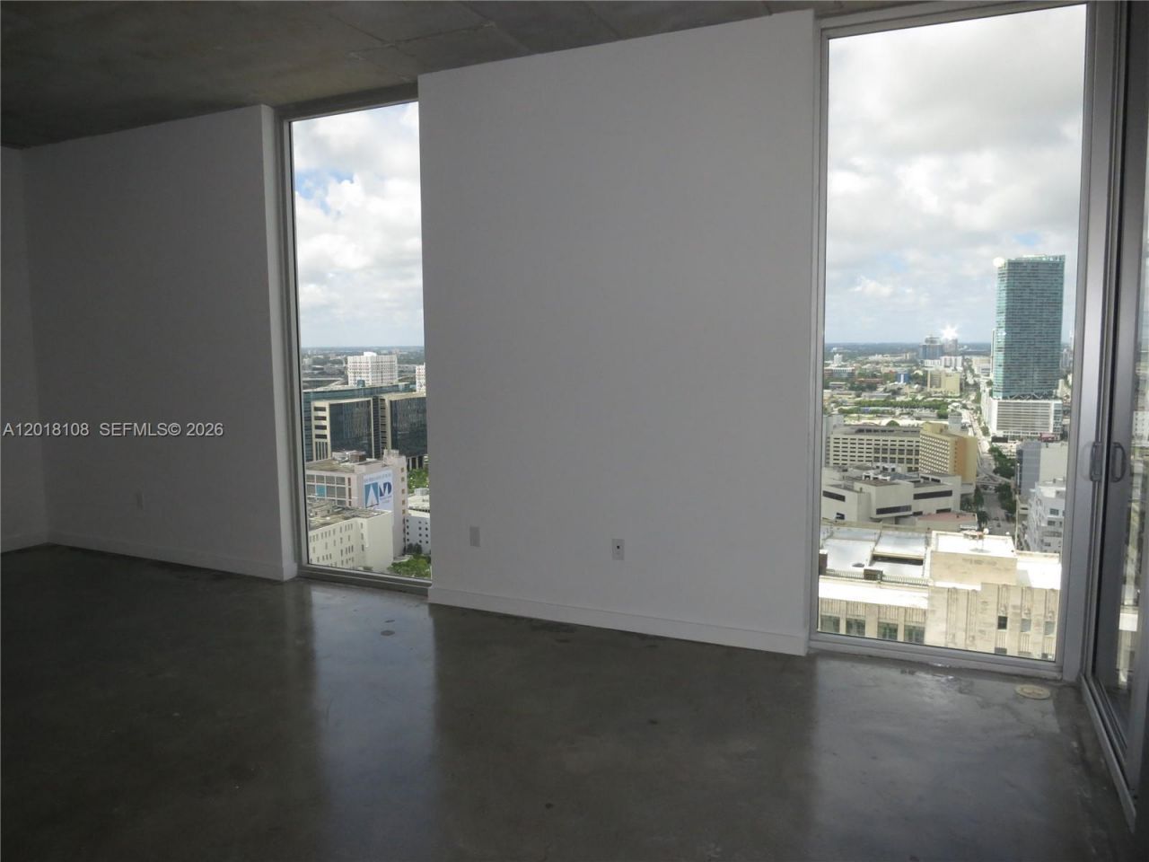 151 SE 1 St, Unit 3204, Miami, FL 33131 Photo