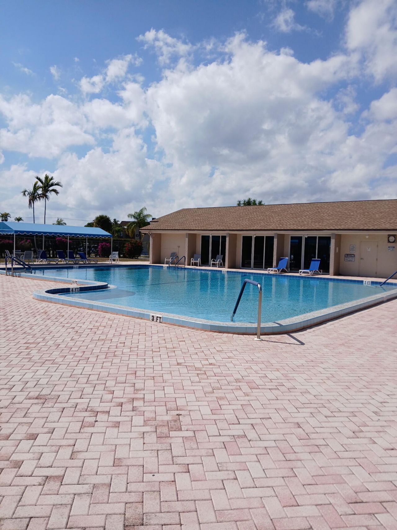 709 Lori Drive, Unit 215, Palm Springs, FL 33461 Photo